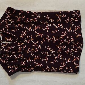 REITMANS Maroon Floral V-Neck Blouse – Size XS, 100% Polyester (20” P2P)